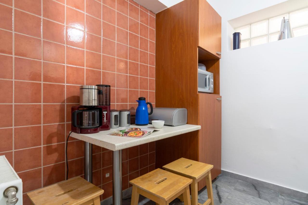 Central 3Bd Apt. Near Acropolis Афины Экстерьер фото